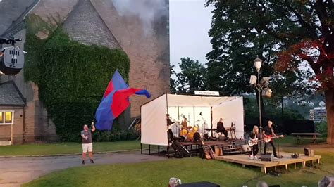 Vålerenga Kjerke ( live ) Bjølsen Valsemølle .